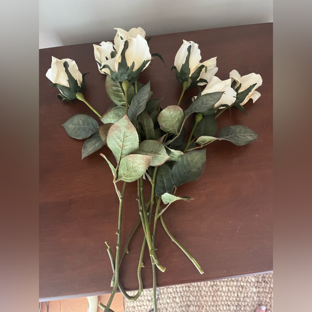 Elegant Cream faux roses 7 of them